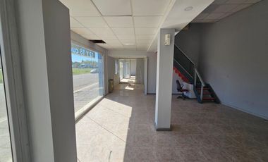 ALQUILER de Galpón  con Oficinas frente ruta 22