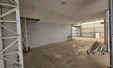 ALQUILER de Galpón  con Oficinas frente ruta 22