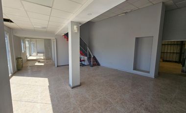 ALQUILER de Galpón  con Oficinas frente ruta 22