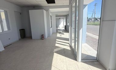 ALQUILER de Galpón  con Oficinas frente ruta 22