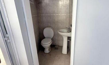 ALQUILER de Galpón  con Oficinas frente ruta 22