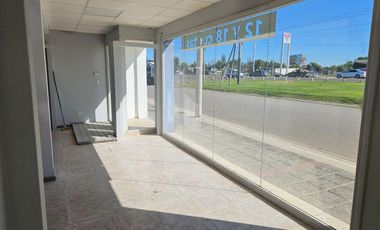 ALQUILER de Galpón  con Oficinas frente ruta 22