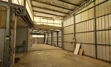 ALQUILER de Galpón  con Oficinas frente ruta 22