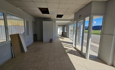 ALQUILER de Galpón  con Oficinas frente ruta 22
