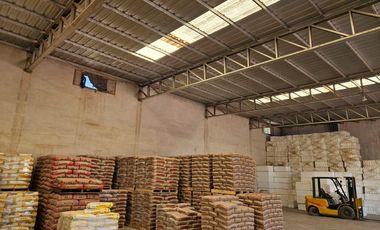 ALQUILER 3 Galpones más 6.300m2 de Predio libre en Cipolletti