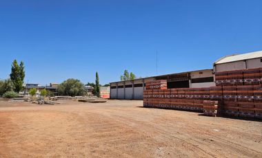 ALQUILER 3 Galpones más 6.300m2 de Predio libre en Cipolletti
