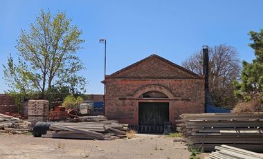 ALQUILER 3 Galpones más 6.300m2 de Predio libre en Cipolletti