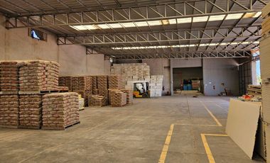 ALQUILER 3 Galpones más 6.300m2 de Predio libre en Cipolletti