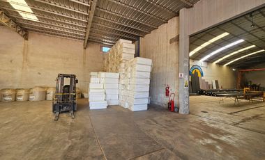 ALQUILER 3 Galpones más 6.300m2 de Predio libre en Cipolletti