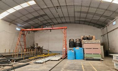 ALQUILER 3 Galpones más 6.300m2 de Predio libre en Cipolletti