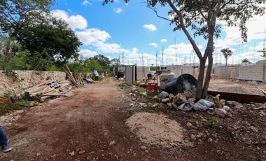 Inversionistas: Amplio terreno en esquina y con servicios