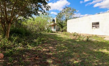 Inversionistas: Amplio terreno en esquina y con servicios