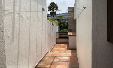 Casa en renta en Club de Golf Valle Escondido con jardín espectacular