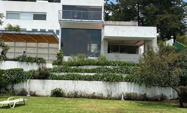 Casa en renta en Club de Golf Valle Escondido con jardín espectacular