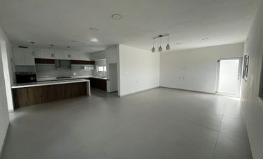 Casa en Renta en Lomas de Jardines.