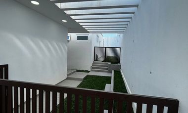 Casa en Renta en Lomas de Jardines.