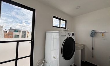 RENTA DE CASA AMUEBLADA EN LA ANTIGUA CEMENTERA – PUEBLA 4 RECÁMARAS | PERGOLA