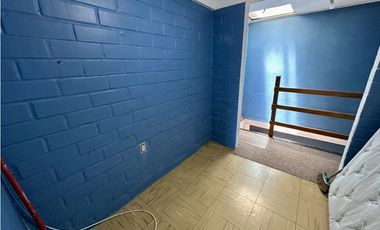 VENDO CASA EN INVICA 2D 1B  EXCELENTE ESTADO