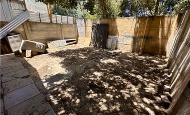 VENDO CASA EN INVICA 2D 1B  EXCELENTE ESTADO