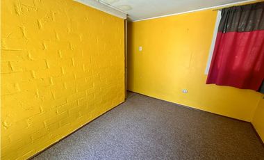 VENDO CASA EN INVICA 2D 1B  EXCELENTE ESTADO