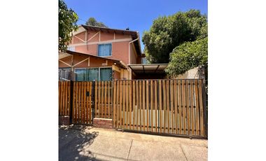 VENDO CASA EN INVICA 2D 1B  EXCELENTE ESTADO