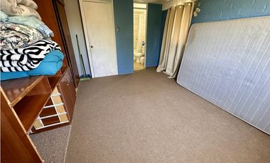 VENDO CASA EN INVICA 2D 1B  EXCELENTE ESTADO