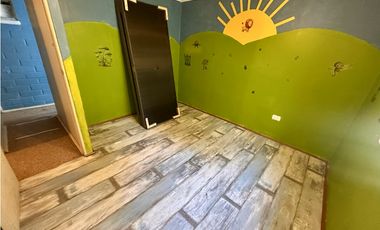 VENDO CASA EN INVICA 2D 1B  EXCELENTE ESTADO