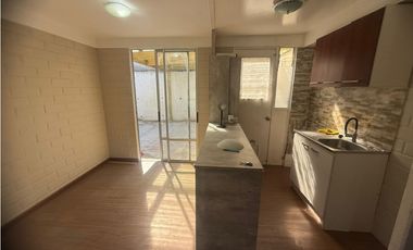 VENDO CASA EN INVICA 2D 1B  EXCELENTE ESTADO