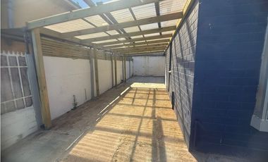 VENDO CASA EN INVICA 2D 1B  EXCELENTE ESTADO