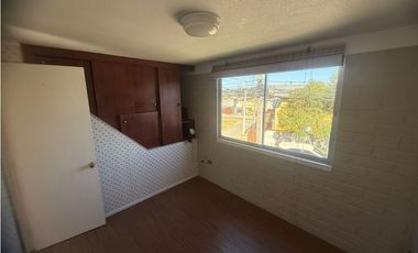 VENDO CASA EN INVICA 2D 1B  EXCELENTE ESTADO