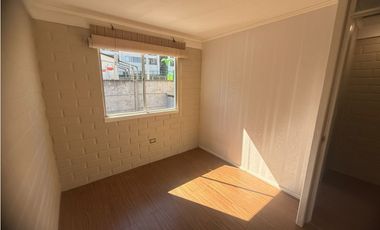 VENDO CASA EN INVICA 2D 1B  EXCELENTE ESTADO