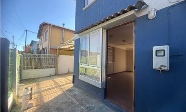 VENDO CASA EN INVICA 2D 1B  EXCELENTE ESTADO