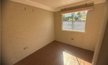 VENDO CASA EN INVICA 2D 1B  EXCELENTE ESTADO