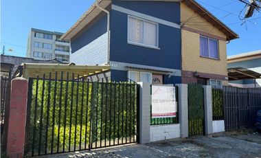 VENDO CASA EN INVICA 2D 1B  EXCELENTE ESTADO