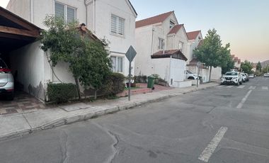 CASA EN CONDOMINIO CON CLUB HOUSE  CANCHA SALA DE EVENTOS