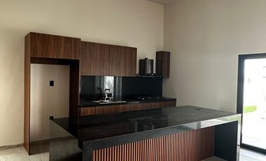 Venta casa Villlas de Irapuato UN PISO Privada Sant Fe IRAPUATO GUANAJUATO