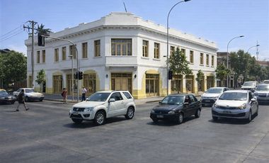 Local Comercial en Arriendo en CARMEN - AV. MATTA