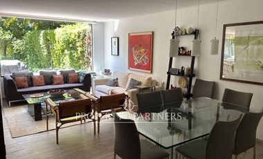 Departamento en Primer piso con amplio jardín