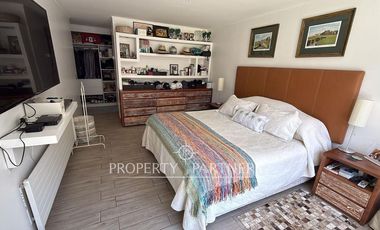 Departamento en Primer piso con amplio jardín