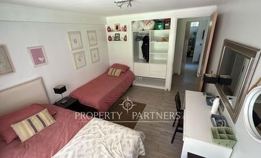 Departamento en Primer piso con amplio jardín