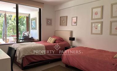 Departamento en Primer piso con amplio jardín