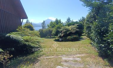 Casa en condominio orilla Lago Calafquén – Vista a 3 volcanes