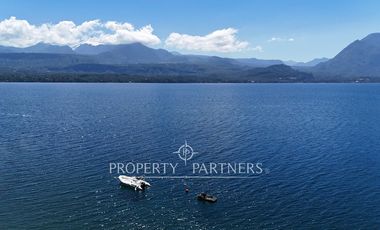 Casa en condominio orilla Lago Calafquén – Vista a 3 volcanes