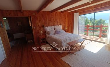 Casa en condominio orilla Lago Calafquén – Vista a 3 volcanes
