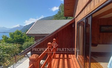 Casa en condominio orilla Lago Calafquén – Vista a 3 volcanes