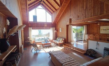 Casa en condominio orilla Lago Calafquén – Vista a 3 volcanes