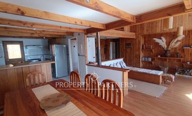 Casa en condominio orilla Lago Calafquén – Vista a 3 volcanes