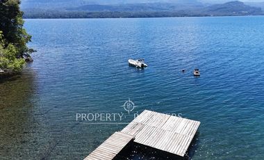 Casa en condominio orilla Lago Calafquén – Vista a 3 volcanes