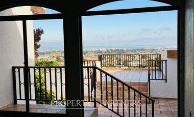 Extraordinaria Casa con Distintos Niveles y Espectacular vista hacia toda la Ciudad de La Serena