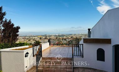 Extraordinaria Casa con Distintos Niveles y Espectacular vista hacia toda la Ciudad de La Serena